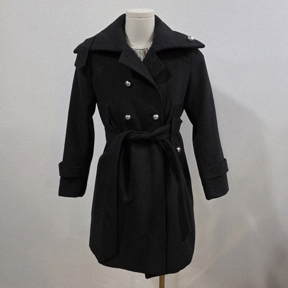 Rothschild’s Belted Trench Coat - Picture 2 of 6